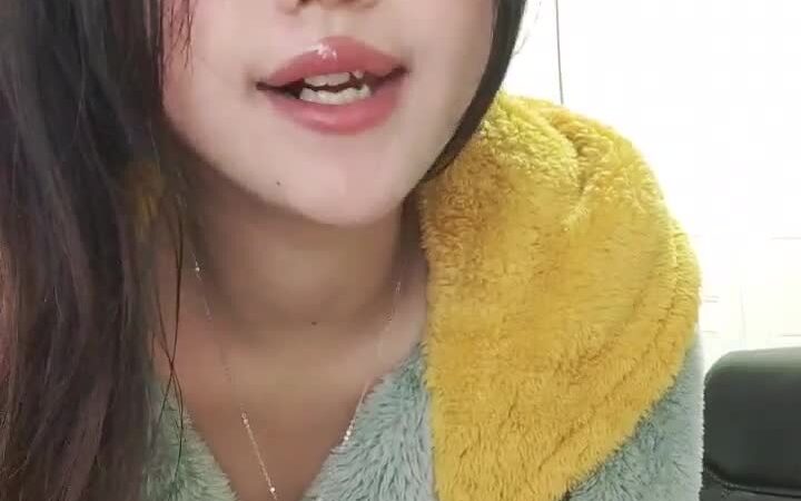 Áo choàng lông màu xanh liveshow @laucuagroup